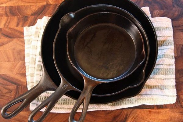 В чём преимущества сковороды из чугуна и как её выбирать? | tanyacook.ru